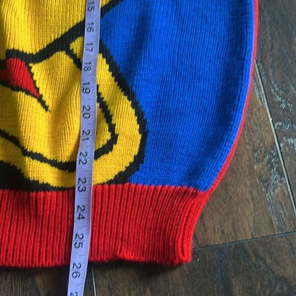 Vtg 1990s Mickey Co Walt Disney Sweater huge Donald Duck Face  size M in EUC - Picture 6 of 7